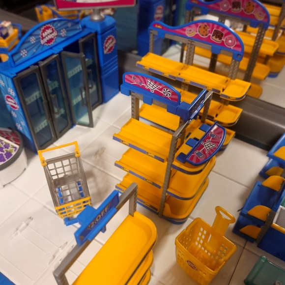 MiniBrands MiniMart Playset BUILT & will ship either way - Picture 3 of 13